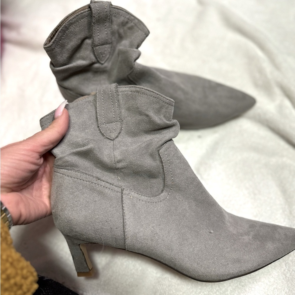 Suede low heel bootie